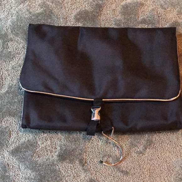 Toiletry holder - Picture 7 of 7